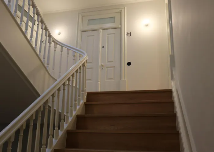 Fernandes Tomás 797 * Porto